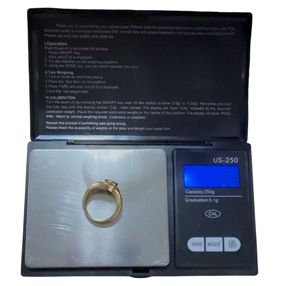 Solid 18k Gold Emerald Ring with Diamonds! - Picture 11 of 16